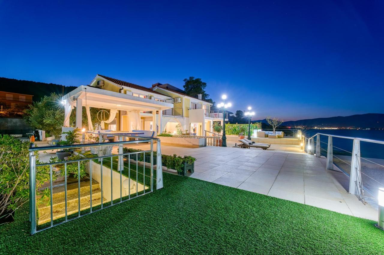 סלאטינה Villa Unique Sur La Plage Pour Des Vacances Inoubliables En Famille Ou Entre Amis Pour 10 Personnes מראה חיצוני תמונה