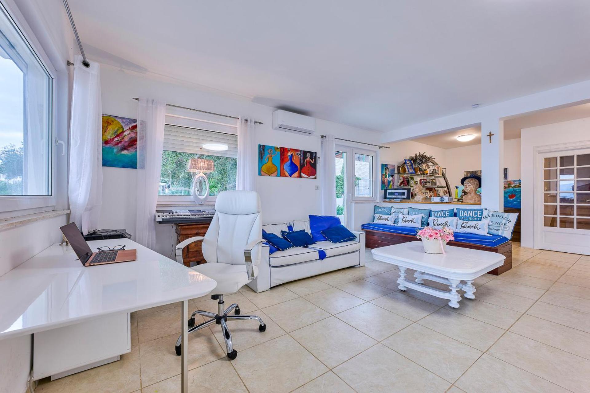 סלאטינה Villa Unique Sur La Plage Pour Des Vacances Inoubliables En Famille Ou Entre Amis Pour 10 Personnes מראה חיצוני תמונה