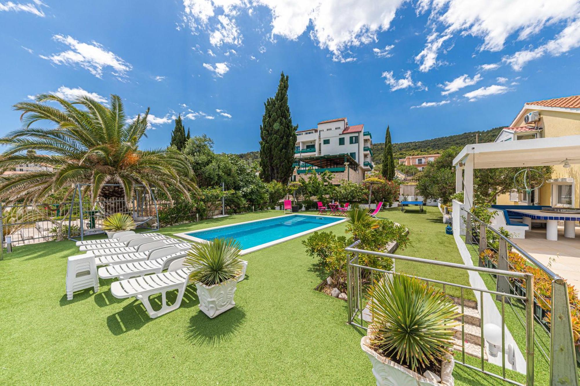 סלאטינה Villa Unique Sur La Plage Pour Des Vacances Inoubliables En Famille Ou Entre Amis Pour 10 Personnes מראה חיצוני תמונה